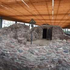 Ruiny palatium i kaplicy, 4 ćw. X