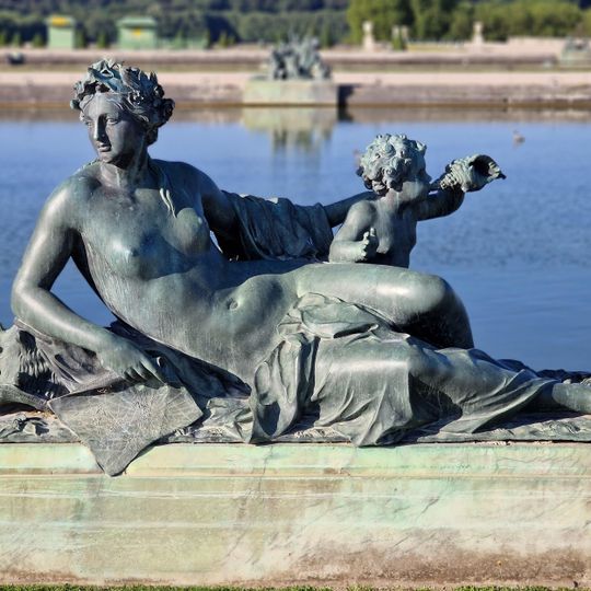 Nymphe et enfant à la conque