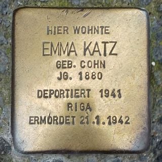 Stolperstein en memoria de Emma Katz