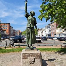 Statue de Jeanne Maillotte