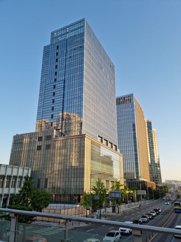 Hybe Address Hybe Headquarters - Entertainment office building in Yongsan-gu, South ...