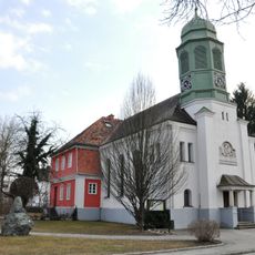 Evang. Pfarrkirche A.B. mit Pfarrhaus