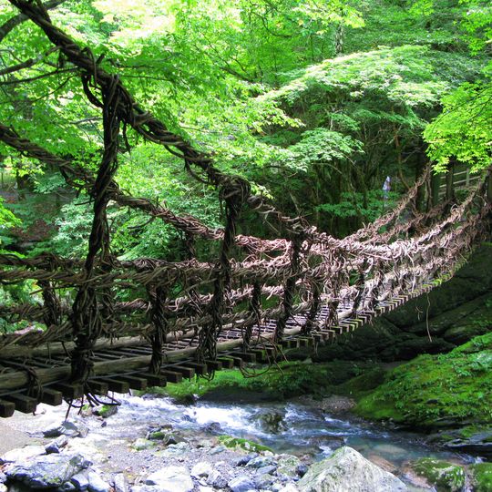 Okui-Iya Nijū Kazurabashi