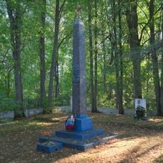 Братская могила советских воинов, умерших от ран в госпиталях (Осташков)