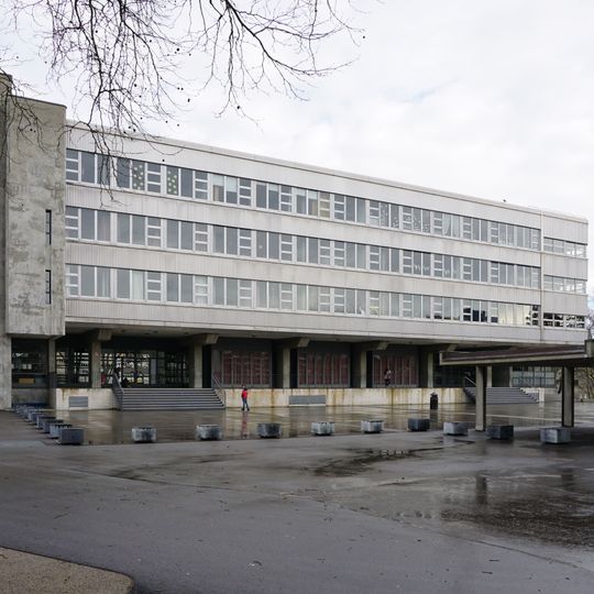 Schulhaus Tscharnergut