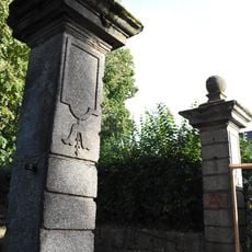 Gesamt vier Torpfeiler - siehe auch: Bayreuther Straße 2