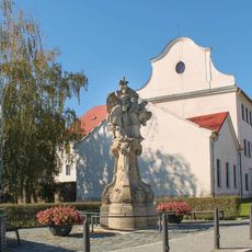 Sousoší svatého Jana Nepomuckého v Uničově na Olomoucké ulici