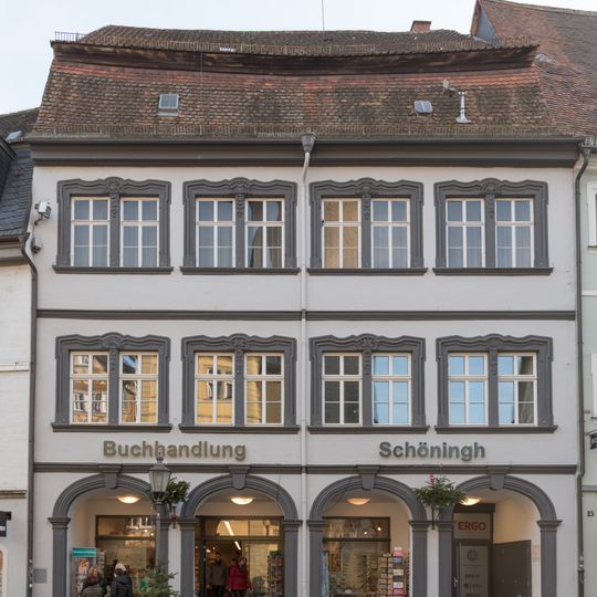 Wohn- und Geschäftshaus