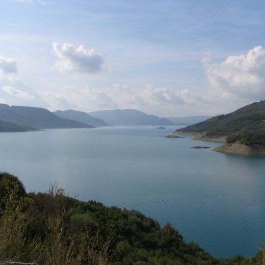 Kremasta lake
