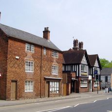 42 And 44, Bushloe End