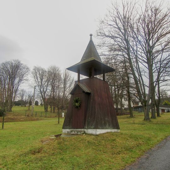 Zvonice v Pohořanech na návsi