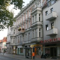 Wohn- und Geschäftshaus Adamstraße 49