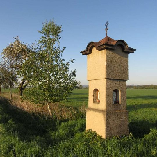 Boží muka jižně od Chromče u silnice