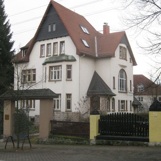 Villa mit Garten und Einfriedung Zeppelinstraße 1