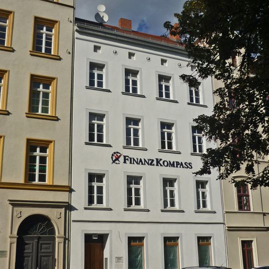 Wohnhaus in geschlossener Bebauung Elisabethstraße 18