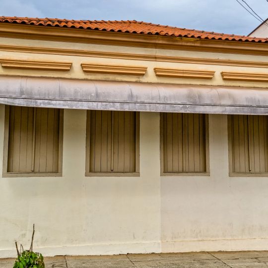 Building at Rua Santa Cruz, 414/422