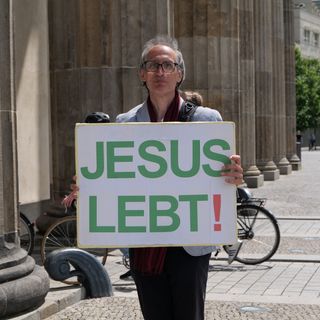 Jesus alive protest Berlin 2020-06-06