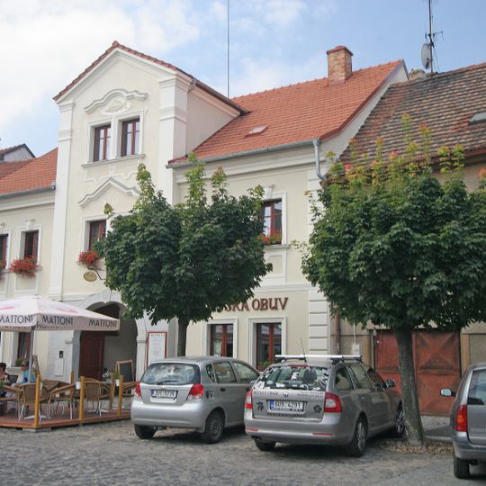 Husovo náměstí 48