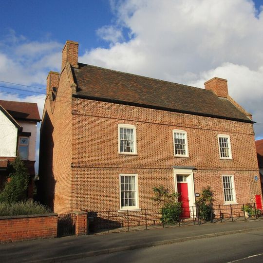 Number 25 Incorporating The Post Office