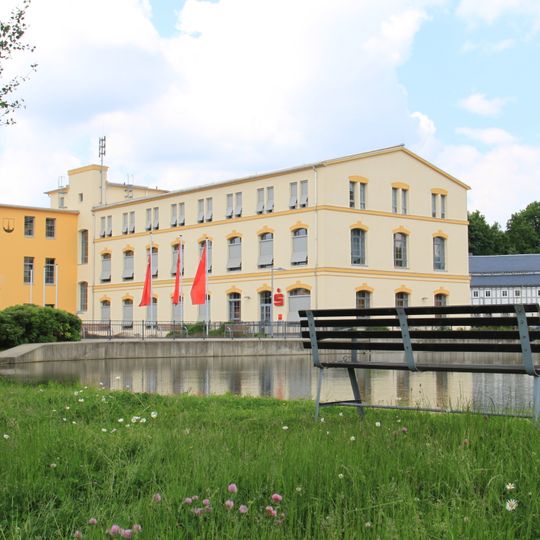 Ehemaliges Produktionsgebäude der Textilfabrik August Hempel, heute Gemeindezentrum Hauptstraße 19