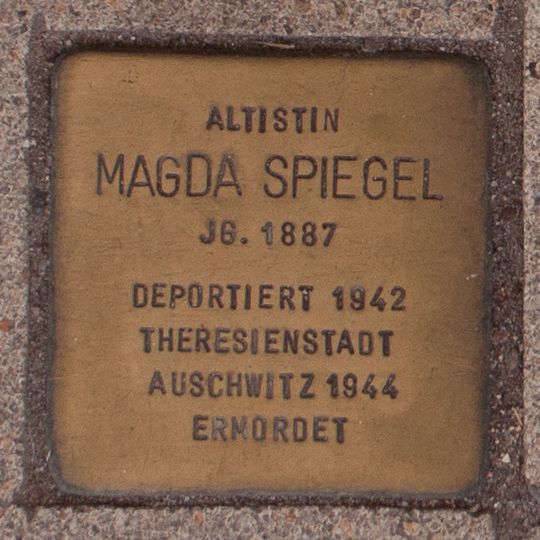 Stolperstein en memoria de Magda Spiegel