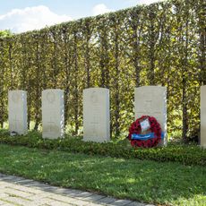 Zwevegem Communal Cemetery, Commonwealth Plot