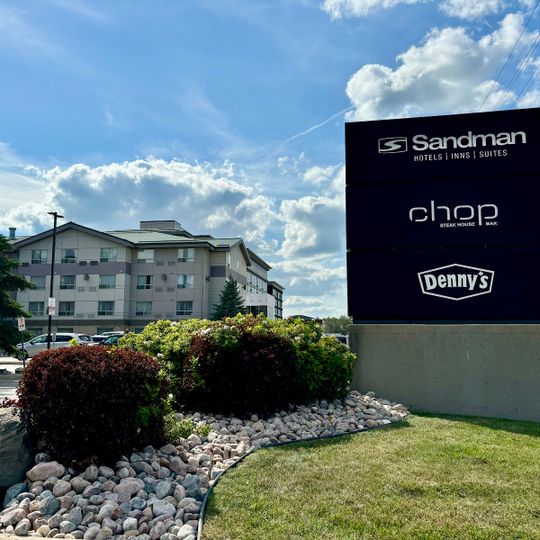 Sandman Hotel & Suites Winnipeg Airport