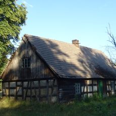 Wohnhaus und Scheune eines Zweiseithofes Döschko (östlich von Nr. 3)