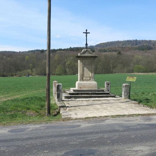 Kříž na rozcestí západně od Janovic