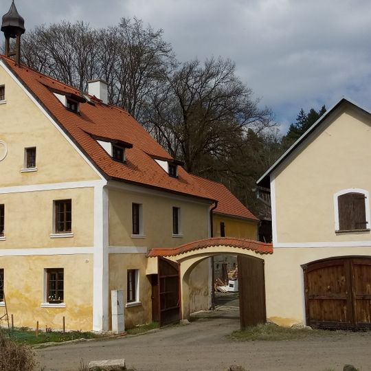 Zemědělský dvůr čp. 26