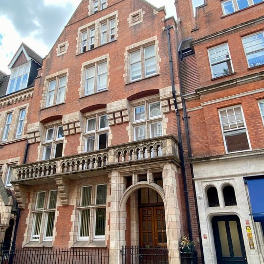 22, Binney Street W1