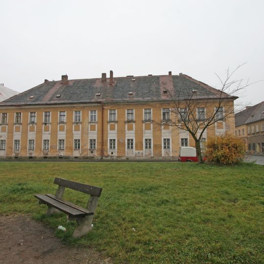 Městský dům náměstí Boženy Němcové 64