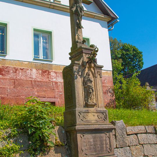 Kříž v Dolních Teplicích v Nádražní ulici