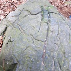 Jivinský kámen v lese jižně od Homole u Panny