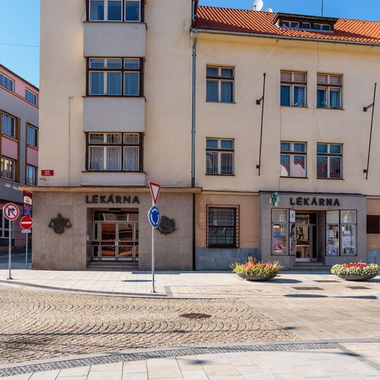 Stará lékárna s domem čp. 222