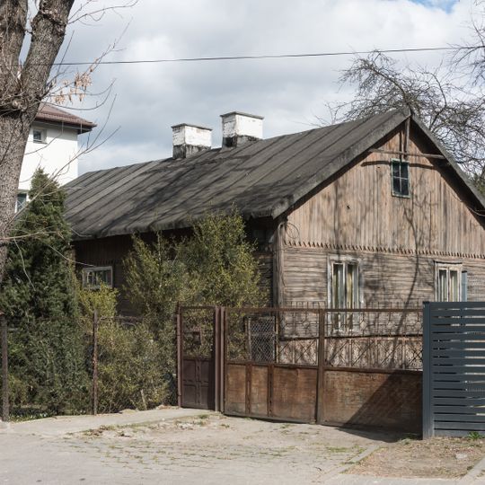 Dom przy ulicy Nowoursynowskiej 152