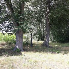 Kříž východně od Číčenic u Červených Chalup