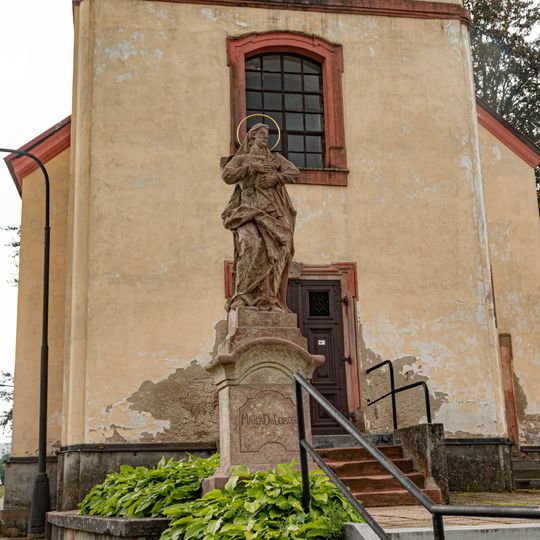 Socha Ecce Homo u kaple Panny Marie Bolestné v Nové Pace