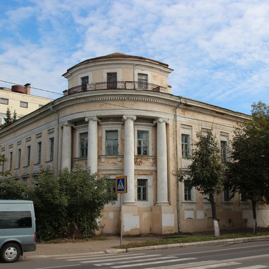 Здание казарм 8-го Гренадерского Московского полка