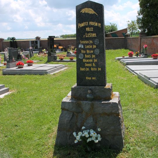 Pomník padlým v Leštině