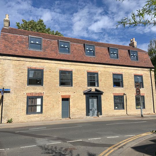 25 And 27, High Street