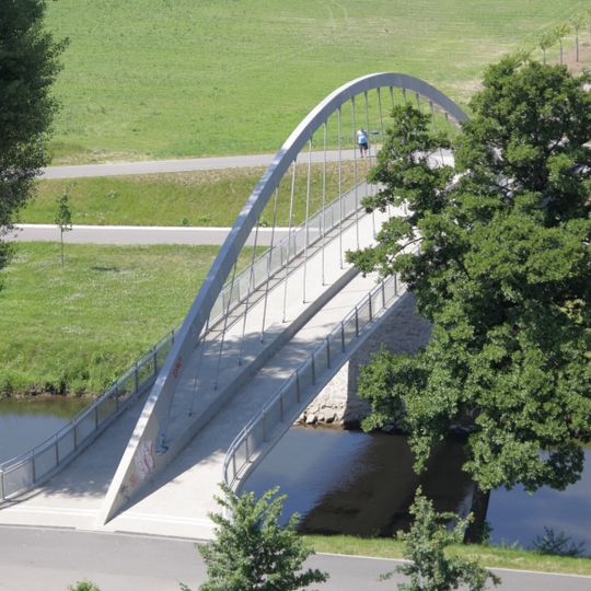 Пешеходный мост в Комарове