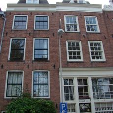 Pand met gevel met latere punttop