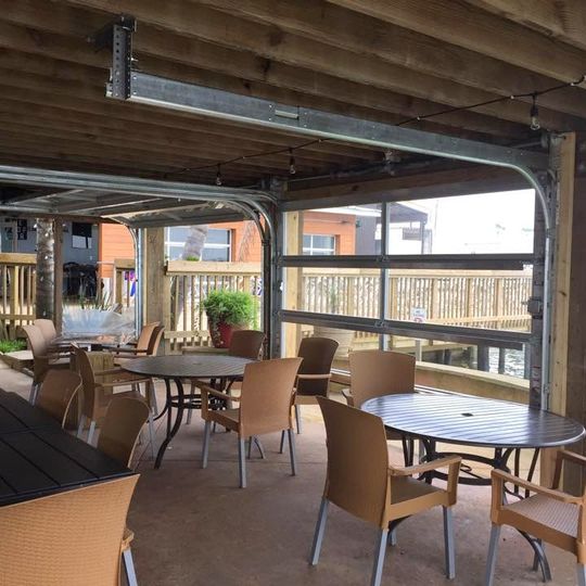 Moondog Seaside Eatery