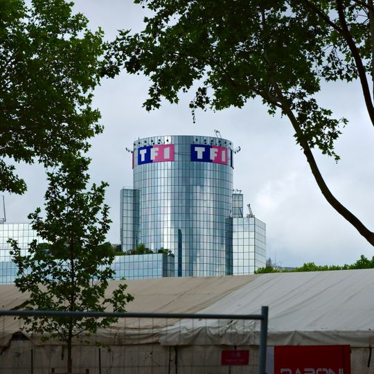 TF1