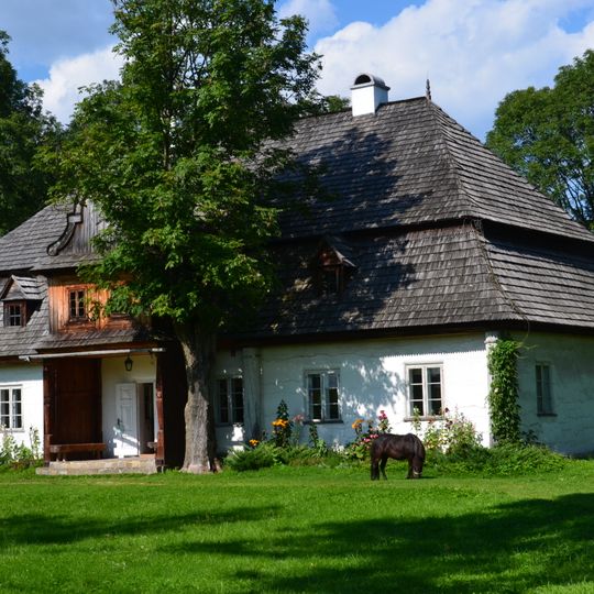 Łopuszna Manor House
