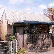 Timber Slab Cottage, Tempe