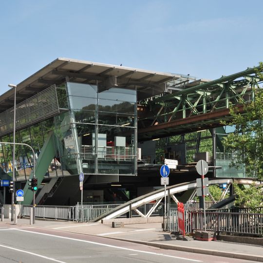 Schwebebahn station Zoo/Stadion