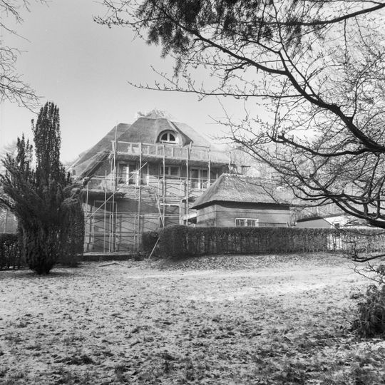 Steenbergen 6-8, Laren