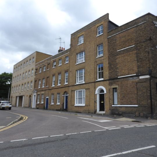 2,4 And 6, Union Street